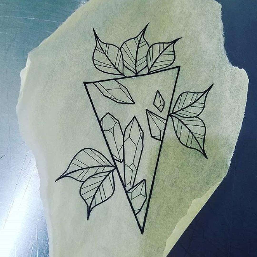 隗小姐几何图形水晶石纹身手稿